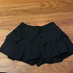 Faded Rose Black Mini skirt | Size: Medium |